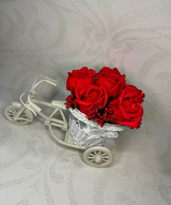 Аранжировки с цветя от пластичен сапун