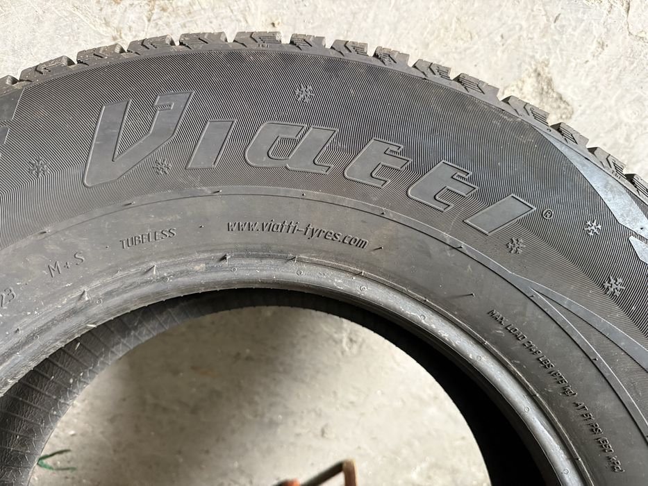 Продам шины зимние