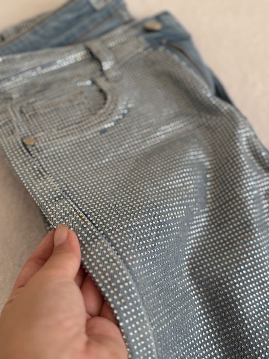 Дънки с блестящи камъчета