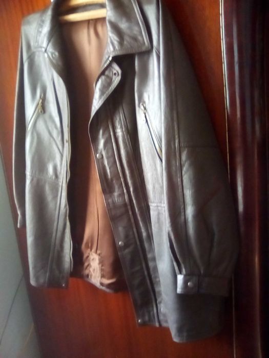 haine de piele maro inchis