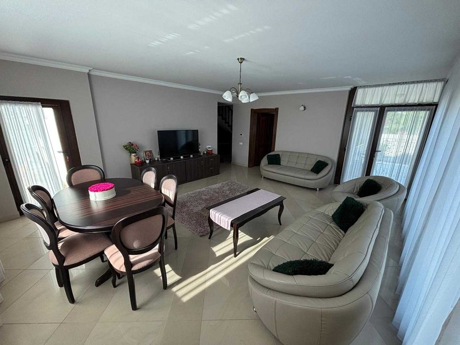 Vând casă P+M  în Sânmartin + un teren de 542 m2