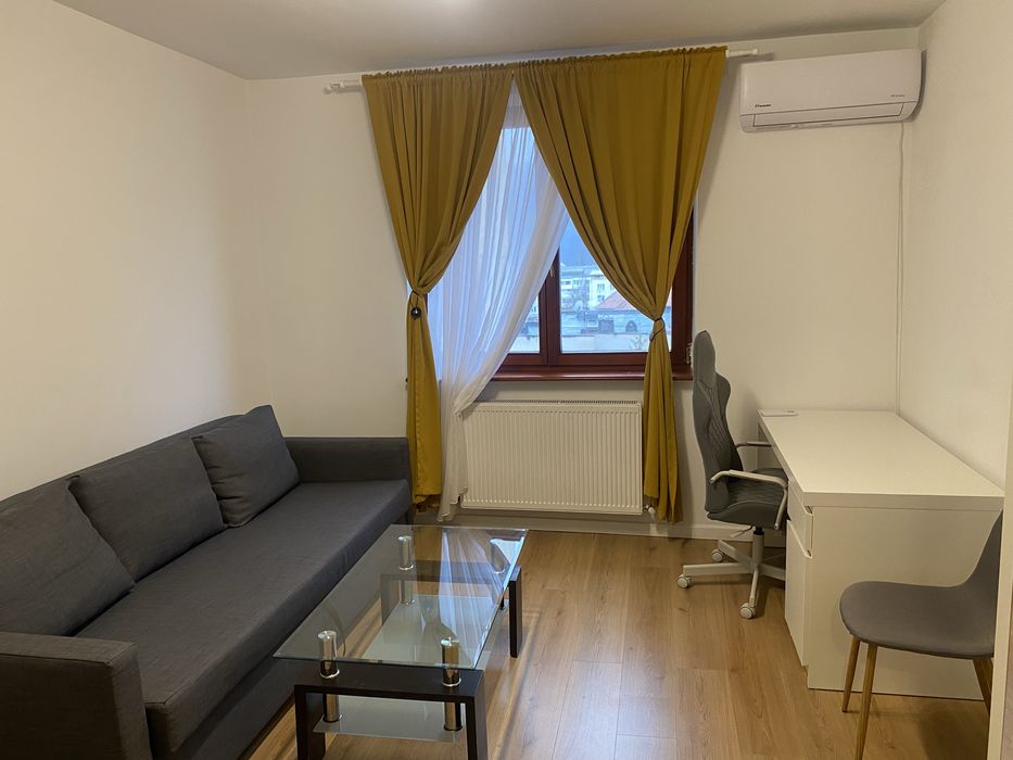 Inchiriez apartament