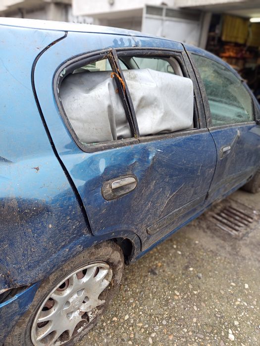 Nissan Almera N16.2001г.