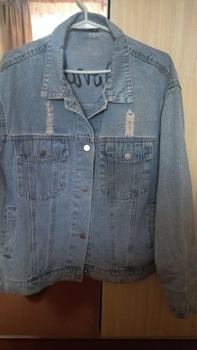 Продам джинсовую куртку в отличном состоянии