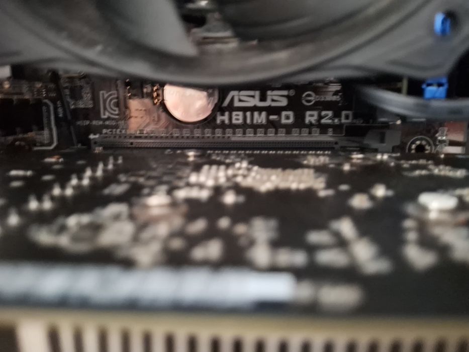 Vând PC ,Urgent! Perfect funcțional .Preț negociabil!