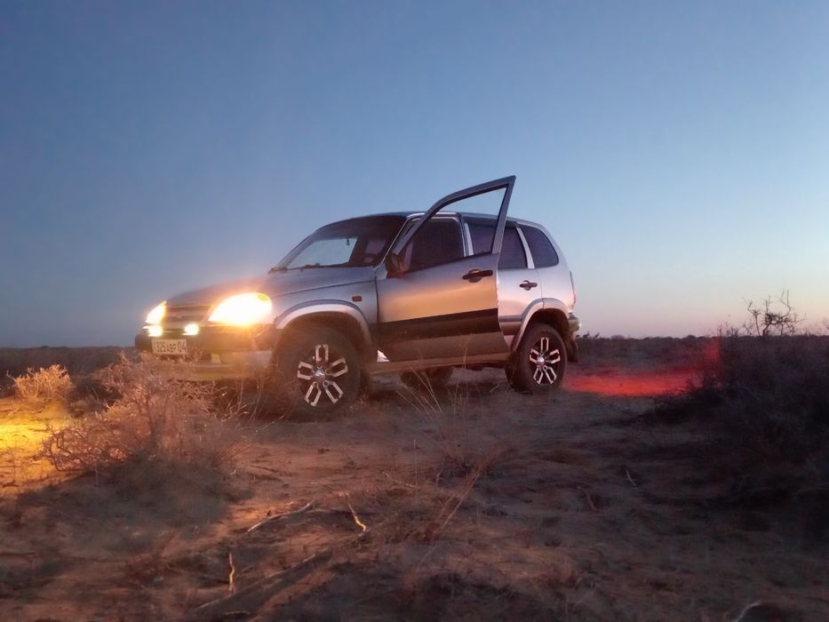 Шевролет     нива