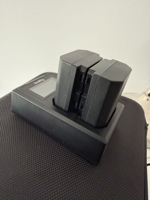 Комплект две батерии SmallRig NP-FZ100 и зарядно