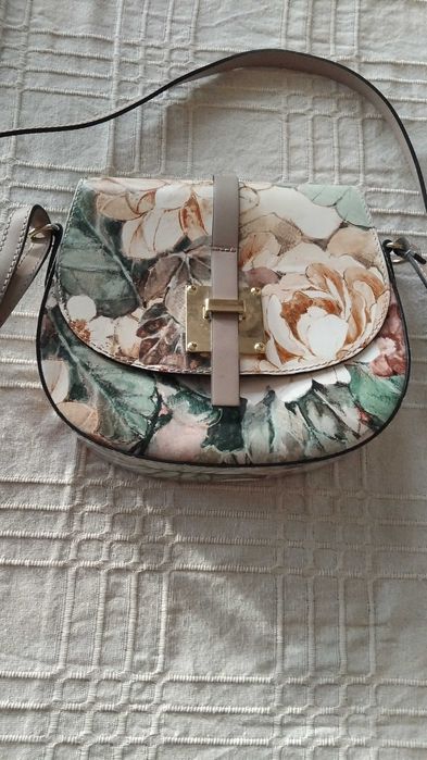 Стилна дамска чанта