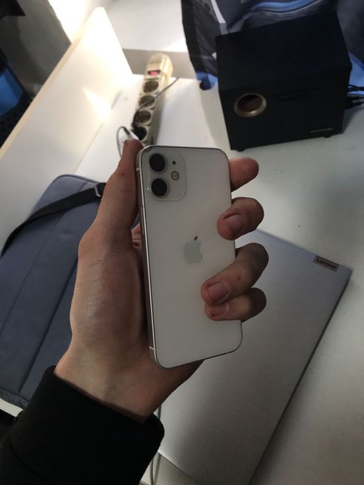 Продам,обменяю Айфон 12 мини