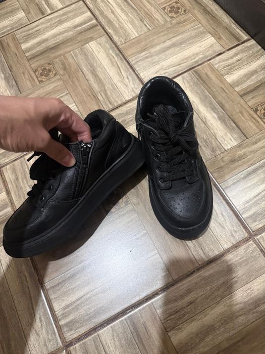 Кроссовки на осень весну