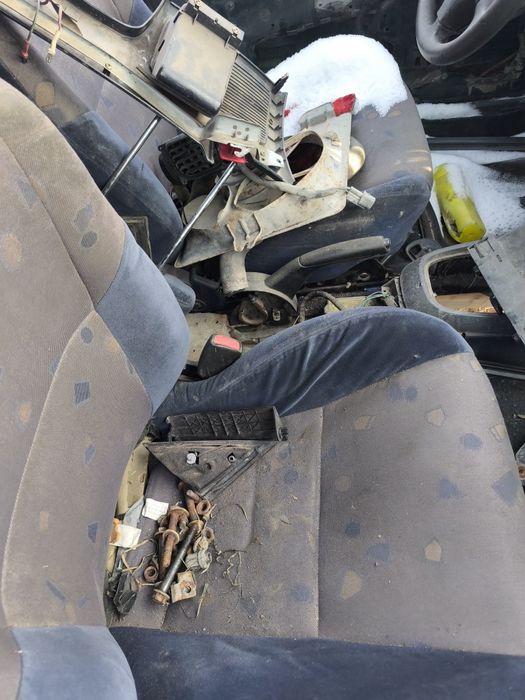 Митсубиси каризма по частям