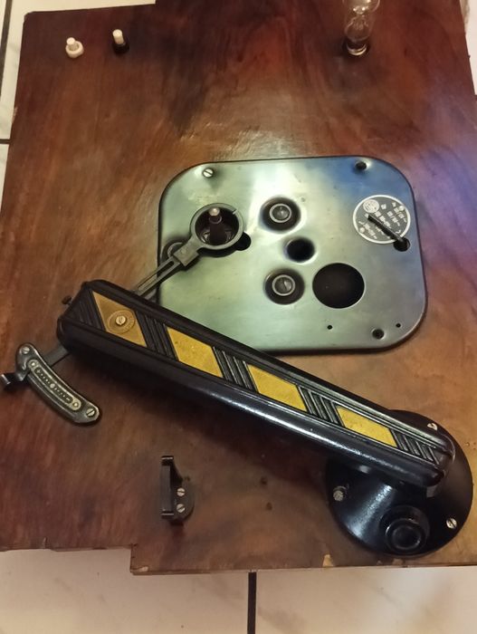 Стар, винтидж грамофон DUAL, Германия.