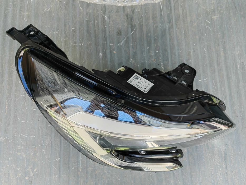 Фар Renault Captur FULL LED десен/Фар Рено Каптюр LED/Фар Captur Ориги