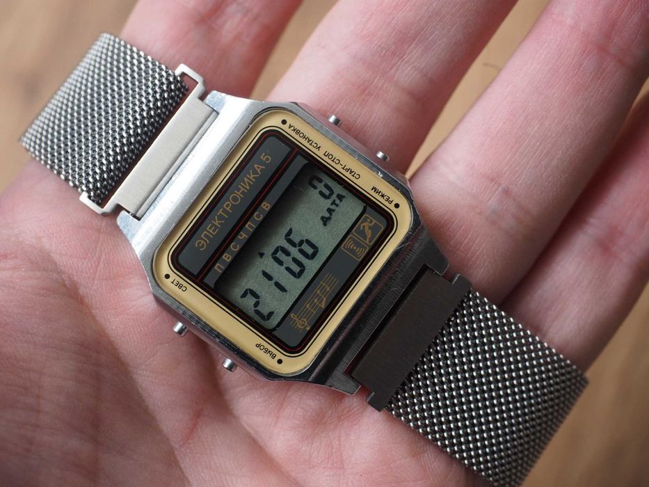 Ceas sovietic Elektronika 5, anii 1980, melodii, brățară nouă, cutie