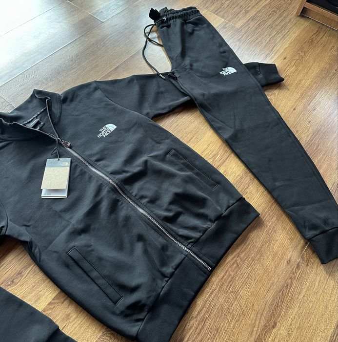 Мъжки,памучен,черен екип The North Face с голяма щампа на гърба