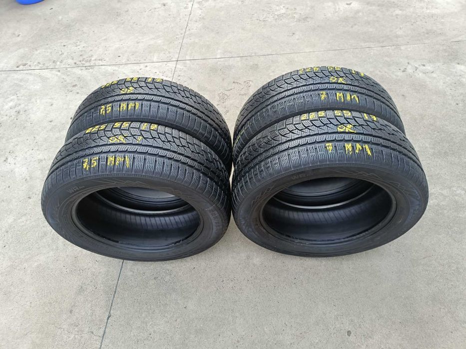 Doua anvelope iarna 225 55 17 nokian WR A4 profil de 7,5 mm