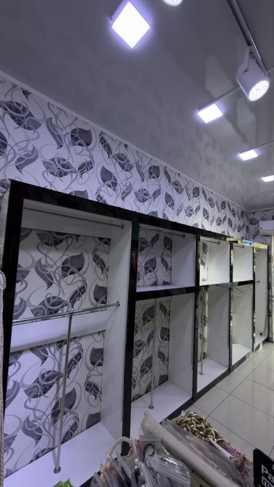 Срочно!!!Мебель для магазина одежды