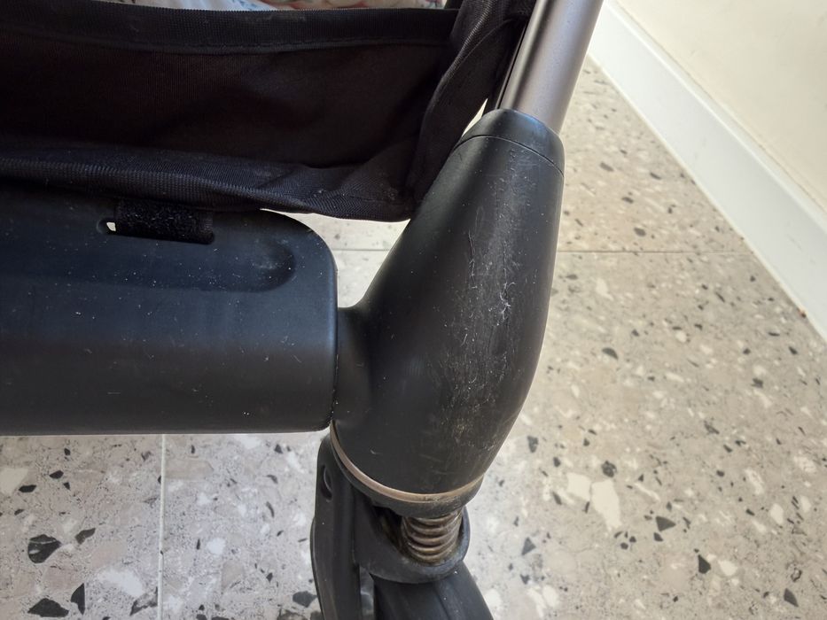 Продам коляску anex iq