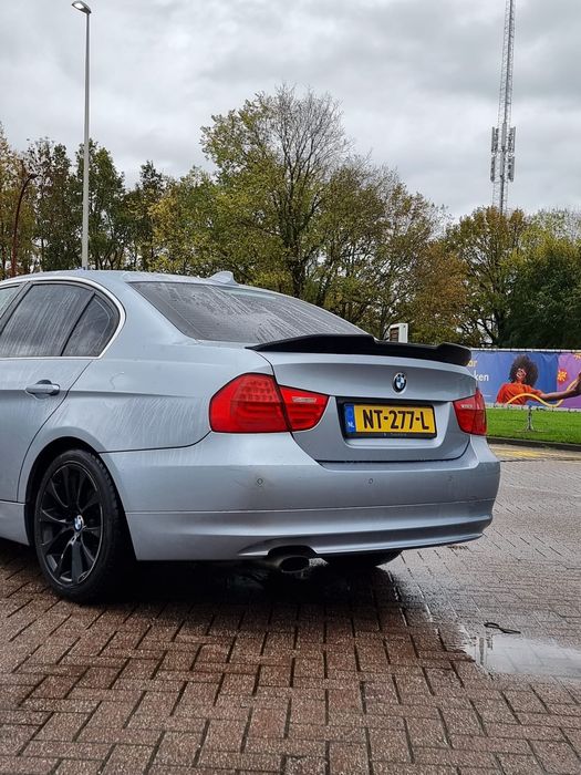 BMW 320i LCI Lifestyle Edition
