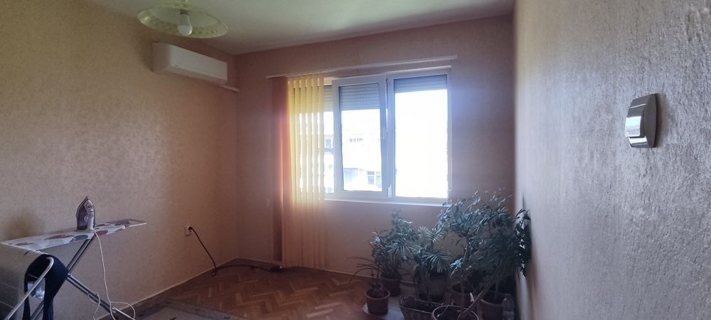 Продава се Двустаен апартамент в Казанлък - 75 кв.м за 585 €/кв.м - Снимка #3