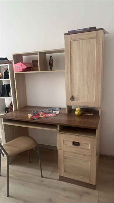 Продам письменный ученический стол