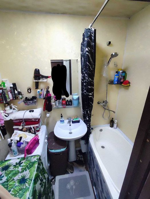Продается 2 комнатная квартира, 8 этаж. Чиланзарский район 19 квартал.