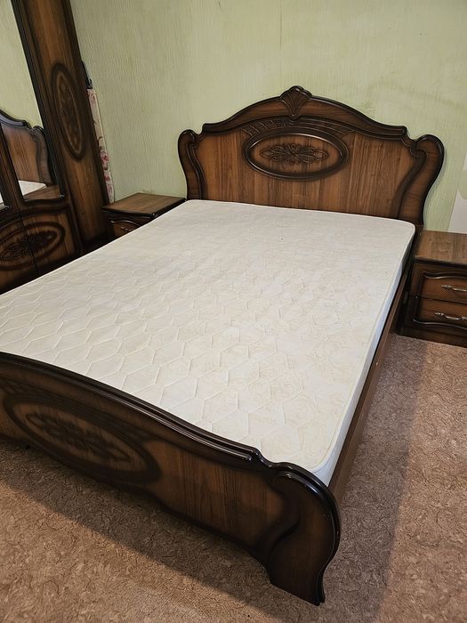 Продам спальни гарнитур