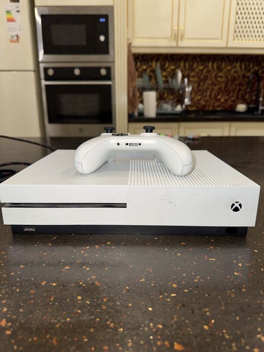 Xbox one s 1tb джойстик 2