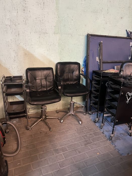 Зеркало кресло мебель парикмахер