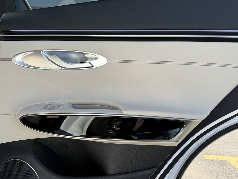 Genesis GV70 2026 / 2.5л AWD  NEW