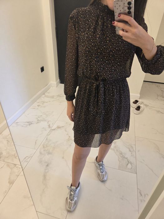 Лот от 2 рокли, подходящи за размер С-M