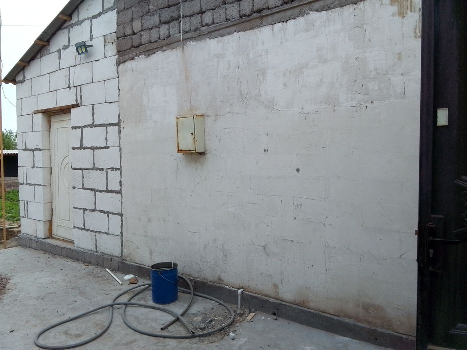 Уч хонали ховли Уй сотилади