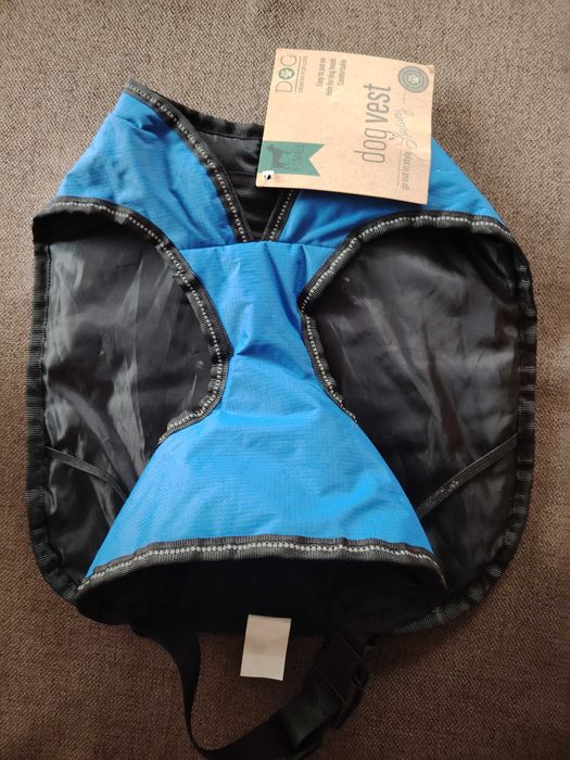 Неопренова жилетка и нагръдник за малко куче.