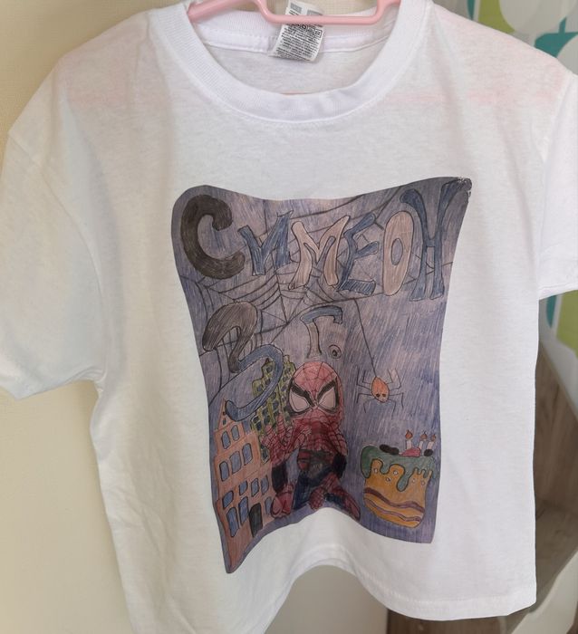 Детски рисунки върху тениски