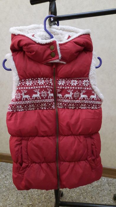 Куртка безрукавка с капюшоном