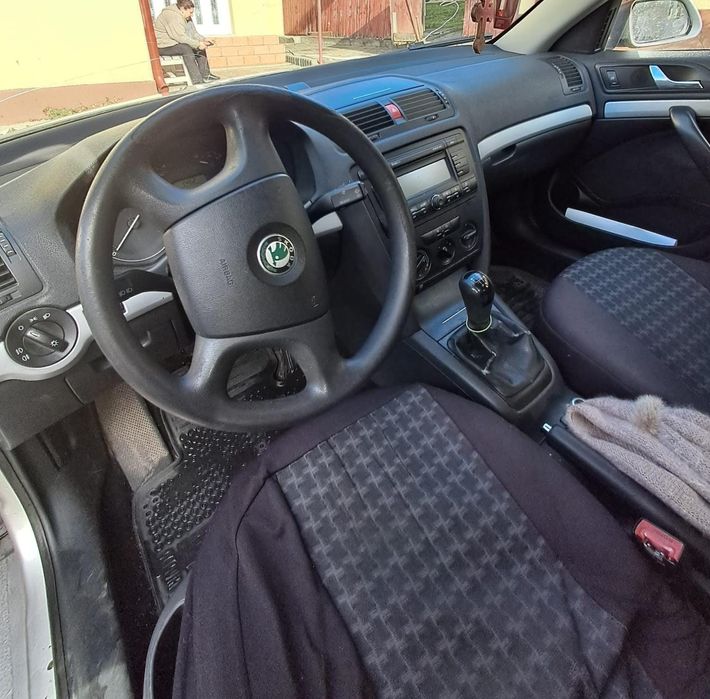 Vând Skoda Octavia