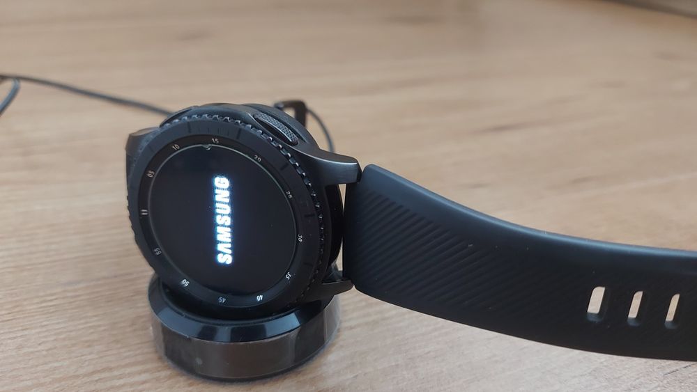 Смарт часовник Samsung Gear S3 frontier