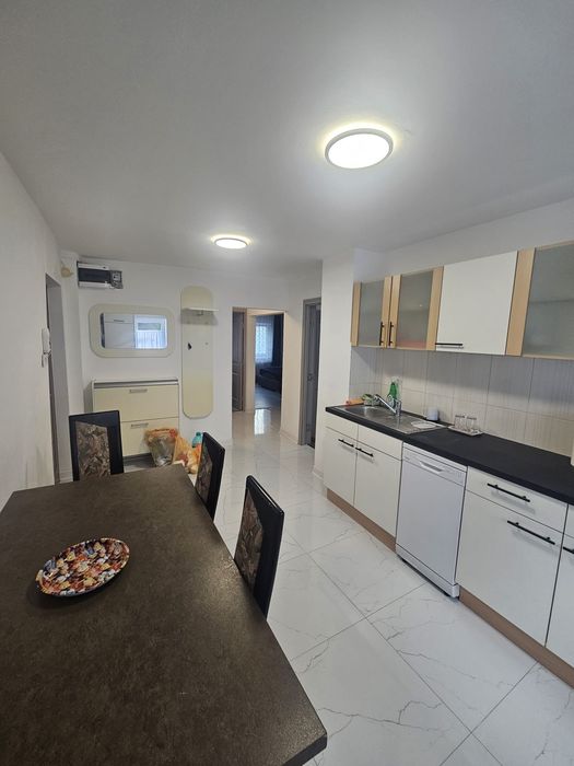 Apartament 3 camere -de închiriat