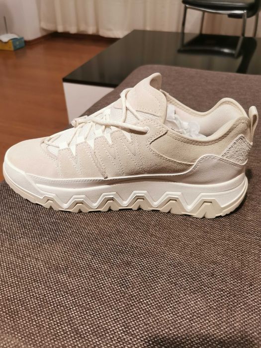 Adidasi ugg captrail low, marimea 41, noi