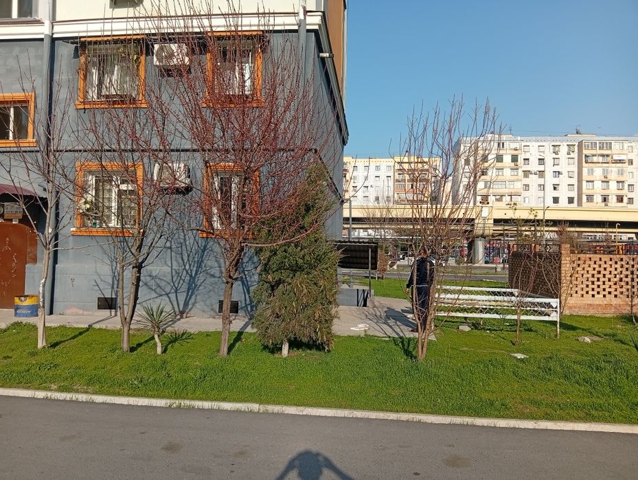 Ikta uy sotiladi tashqariga 5ta derazadi padez tarafga ikta deraza bor