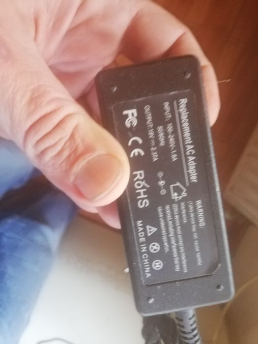 Încărcător laptop mufă subțire 19v 2,37amp