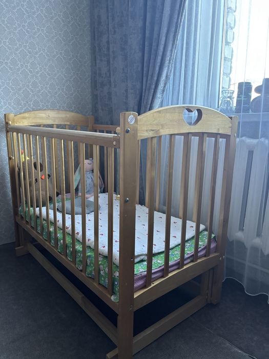 Детская кроватка