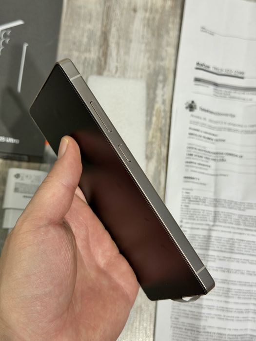 Нов Samsung Galaxy S25 Ultra 5G 256 GB 12 GB Ram Нов