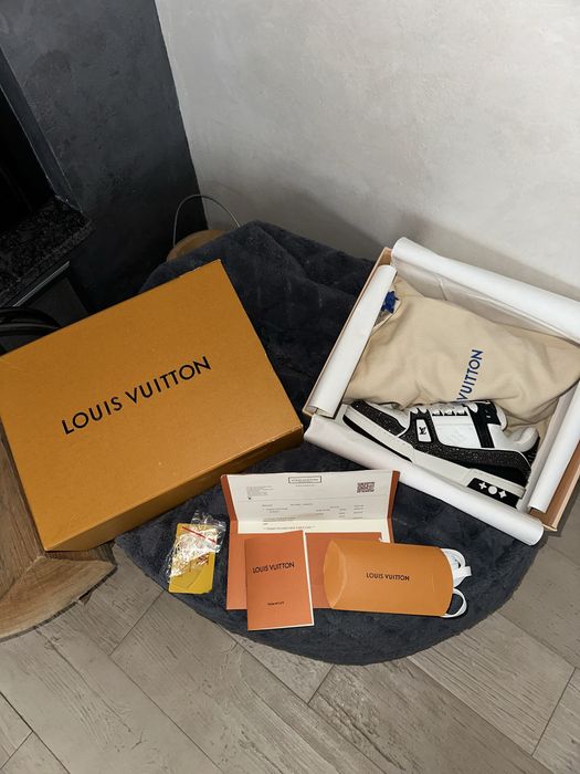 Louis Vuitton LV Trainers White Black Rhinestones