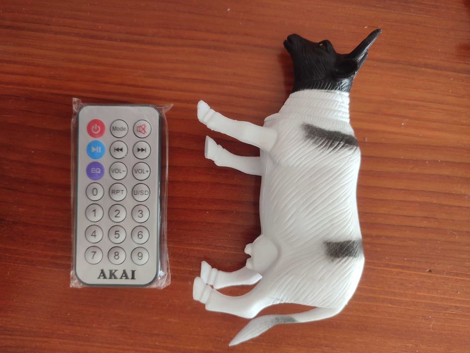 Играчка крава. Детска играчка.