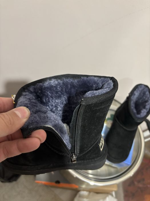 Продам детские угги 27 р