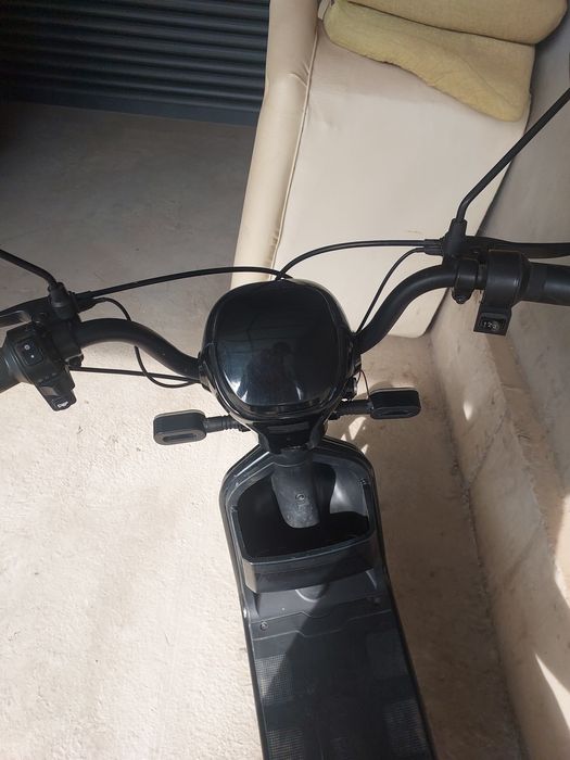 Скутер Drongo r-14