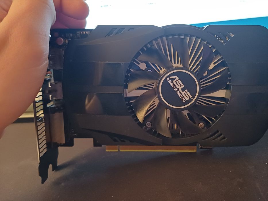 Продам ASUS GTX 1050 2GB