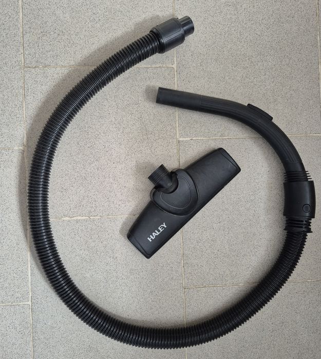Шланг и щетка к пылесосу Haley