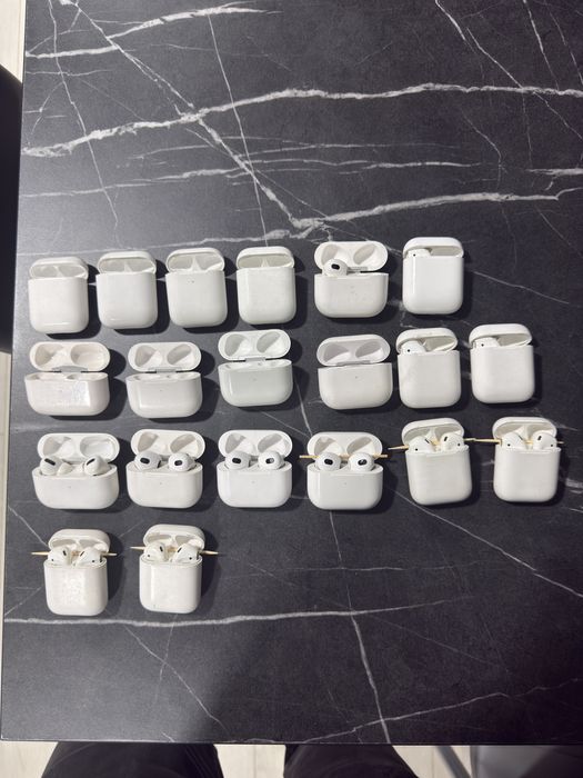 Vand diferite modele de AIRPODS